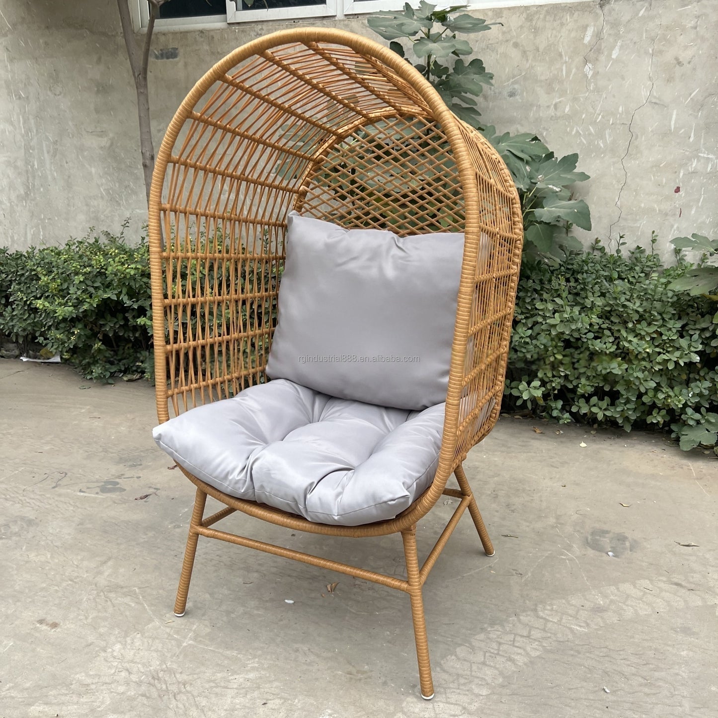 Stackable Half Egg Shaped Chair – Perfect for Girl’s Room